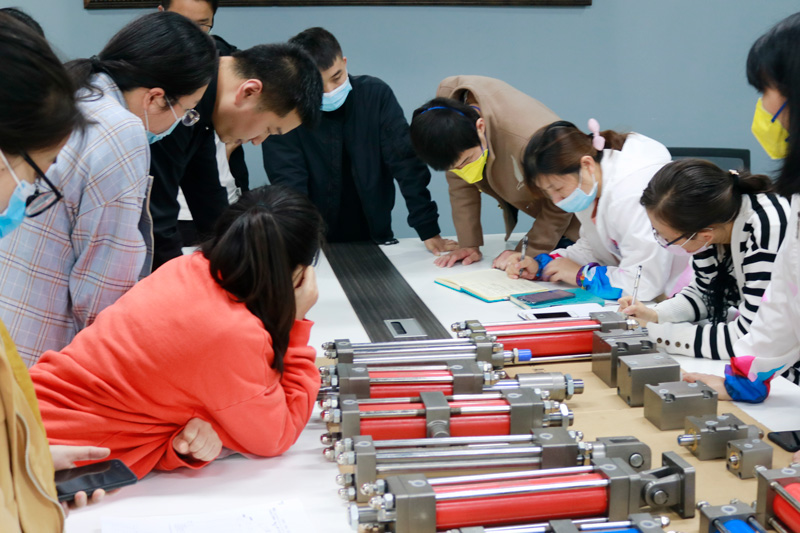 Hydraulic Cylinder Training